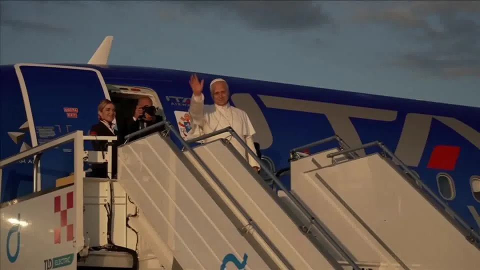 Papa Leão XIV inicia visita oficial à França com agenda voltada à IA e abusos do clero